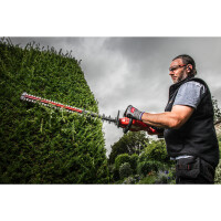M18 FUEL™ Akku-Heckenschere 60 cm, mit 2x 8.0 Ah Akku 