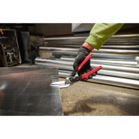 seitlich abgesetzt, Blechschere lang, Milwaukee 2