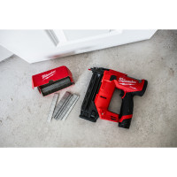 M12 FUEL Akku-Stiftnagler, mit 2x 2.0 Ah Akku & Ladeger&